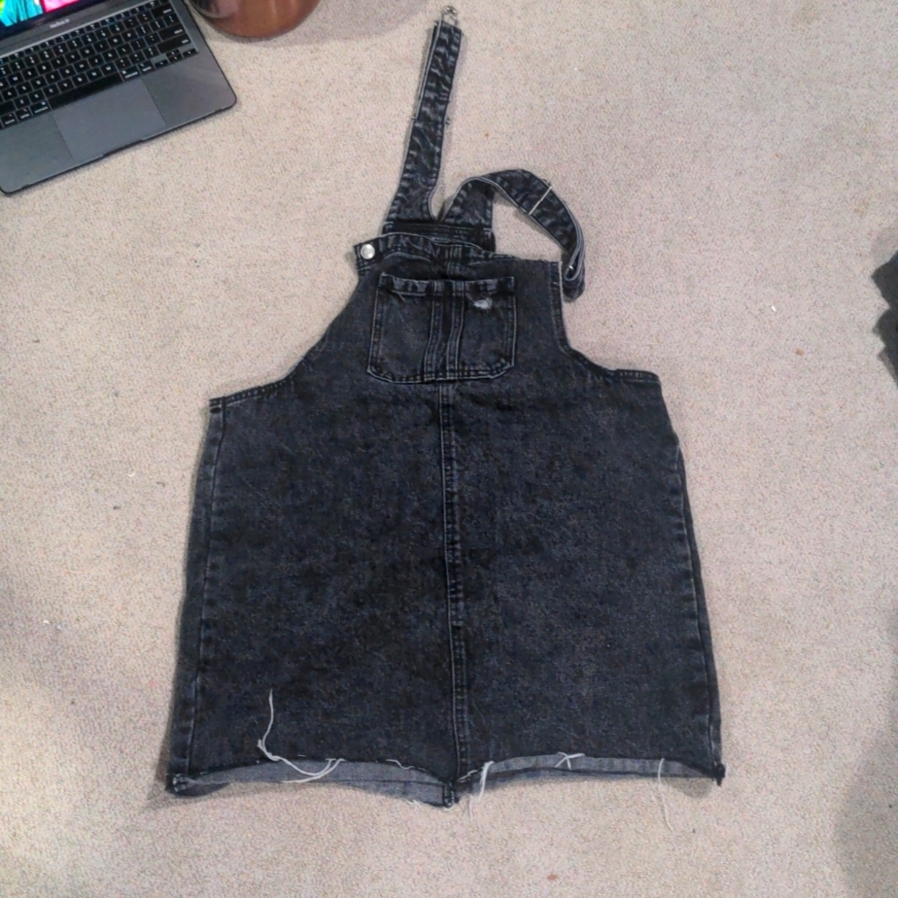Overall skirt